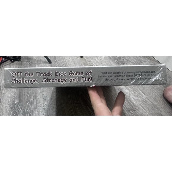 NASCAR Griddly Headz Racing Board Game 2005 Ages 8+ - Picture 2 of 4